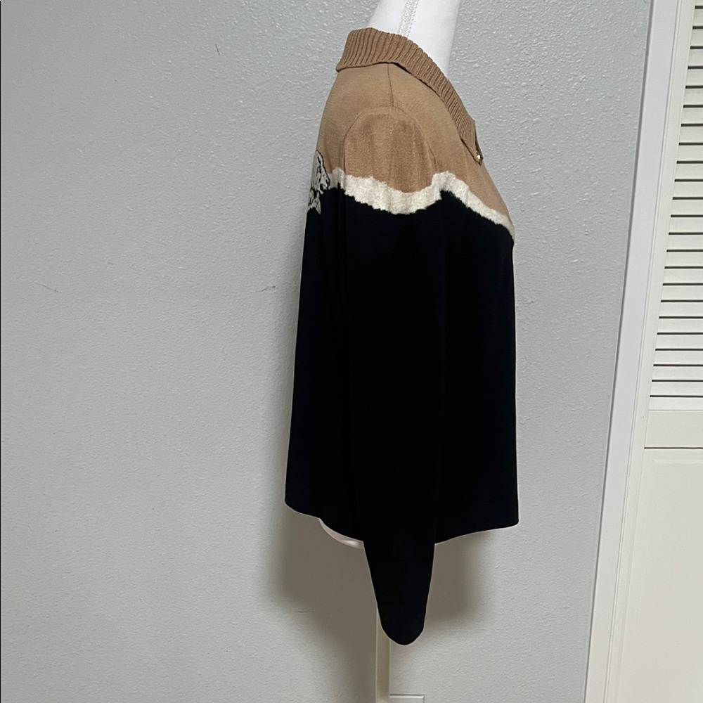 St. John Sport Sweater – Cheetah Detail - Picture 6 of 8